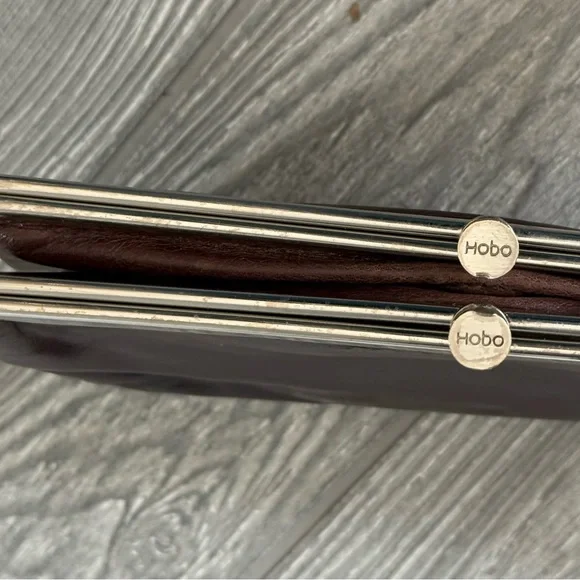 HOBO Lauren brown leather double frame wallet/clutch. HOBO International brand. - Picture 4 of 16